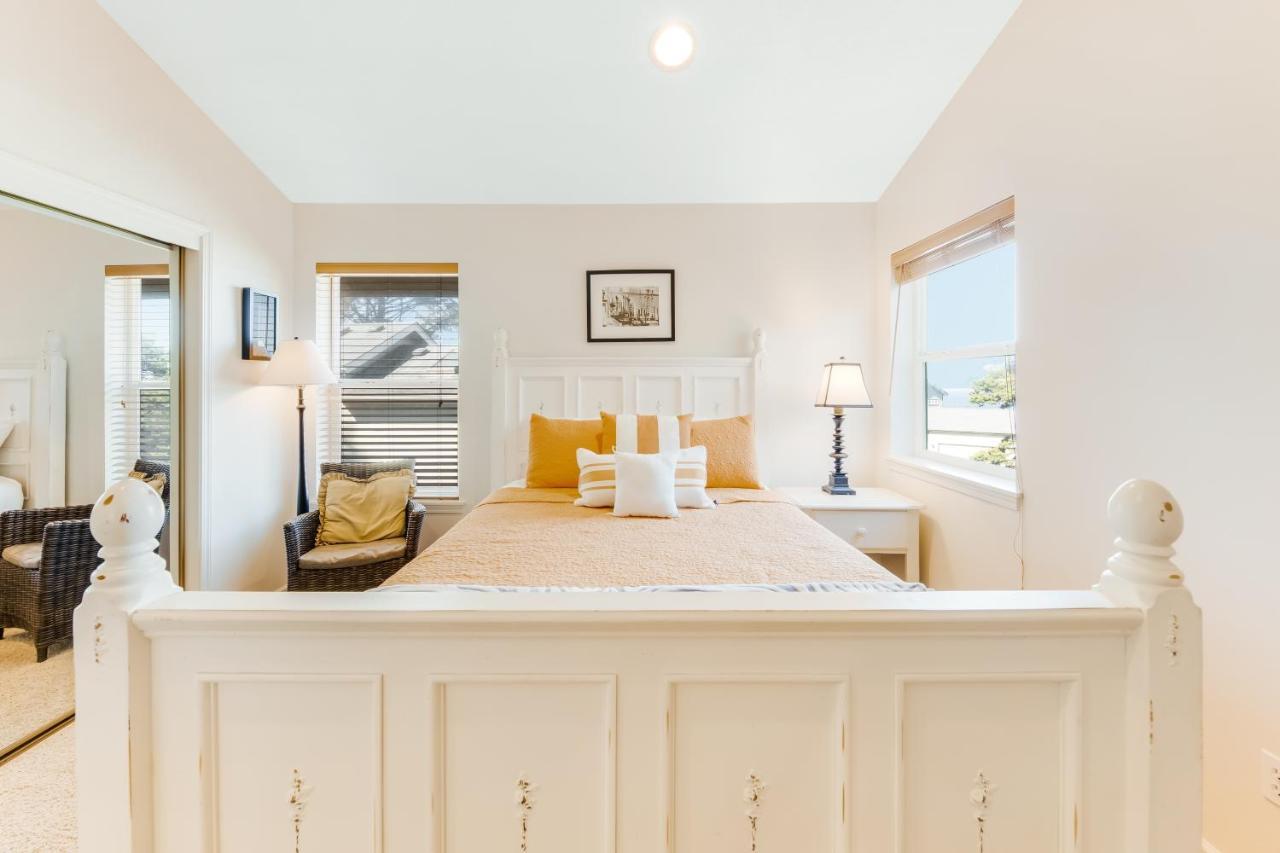 Yaquina Lighthouse View Beach Home Newport Exteriér fotografie