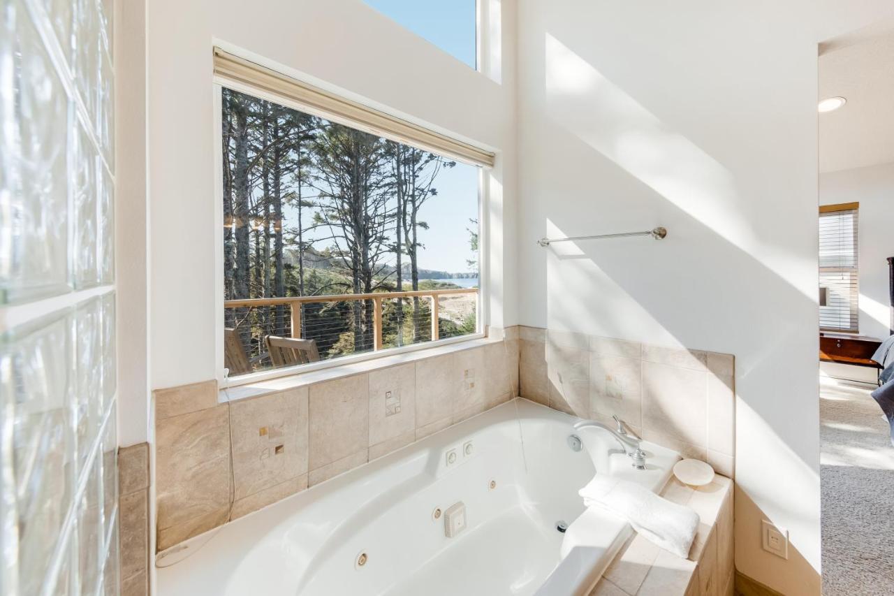 Yaquina Lighthouse View Beach Home Newport Exteriér fotografie